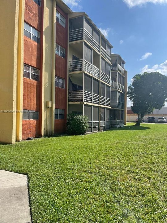For Rent: $1,490 (2 beds, 1 baths, 800 Square Feet)