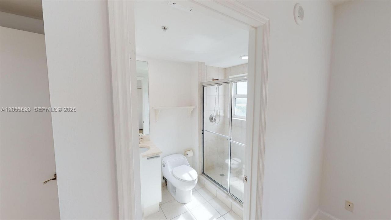 En Venta: $629,000 (3 camas, 3 baños, 2385 Pies cuadrados)