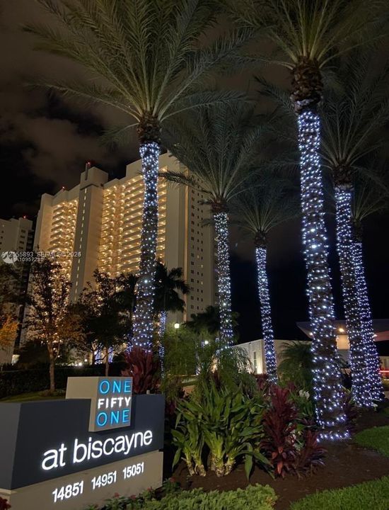En Venta: $629,000 (3 camas, 3 baños, 2385 Pies cuadrados)