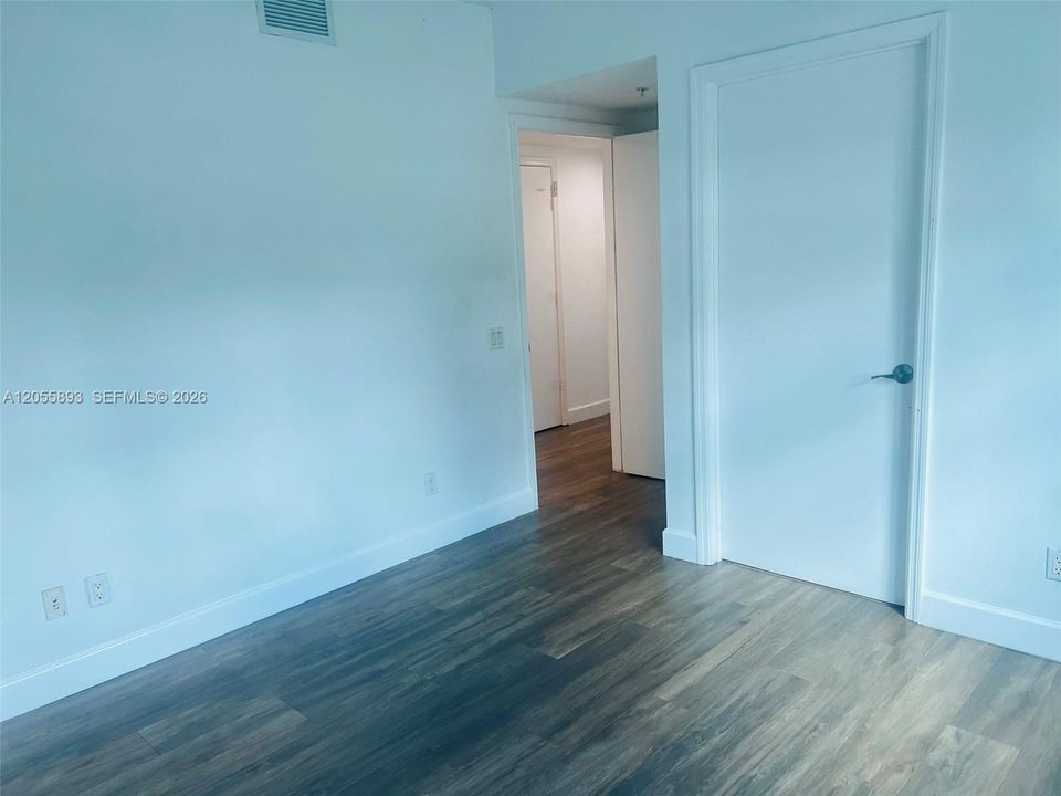 En Venta: $629,000 (3 camas, 3 baños, 2385 Pies cuadrados)