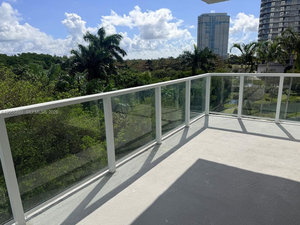 En Venta: $629,000 (3 camas, 3 baños, 2385 Pies cuadrados)