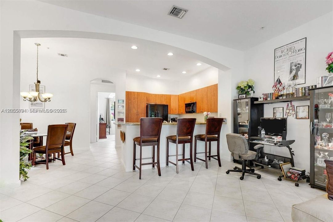 For Sale: $339,500 (2 beds, 2 baths, 1309 Square Feet)