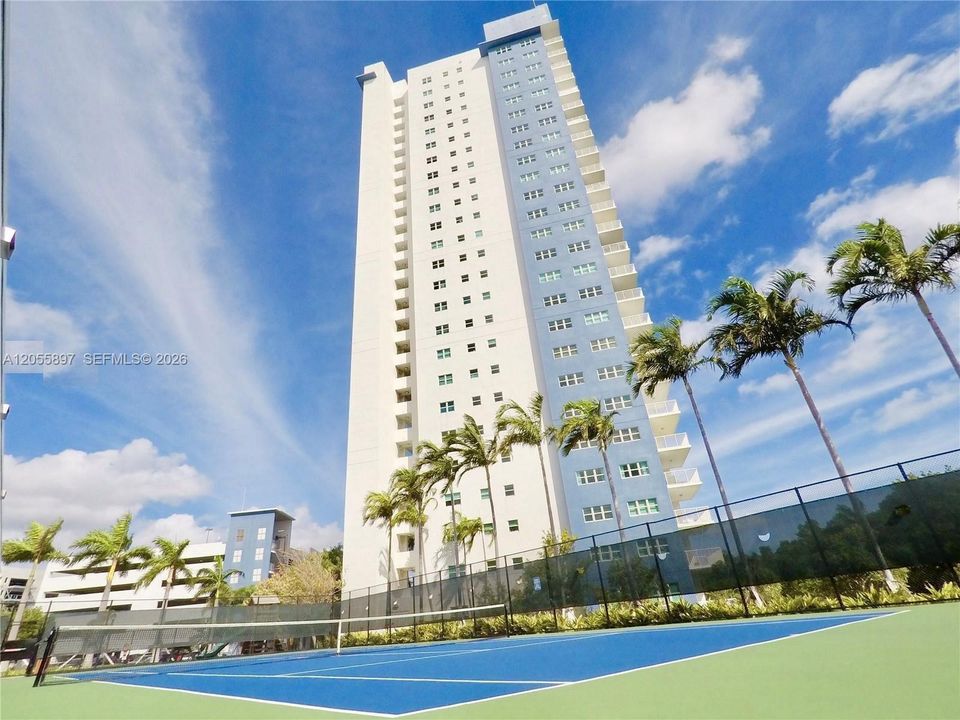 En Renta: $4,999 (3 camas, 3 baños, 2385 Pies cuadrados)