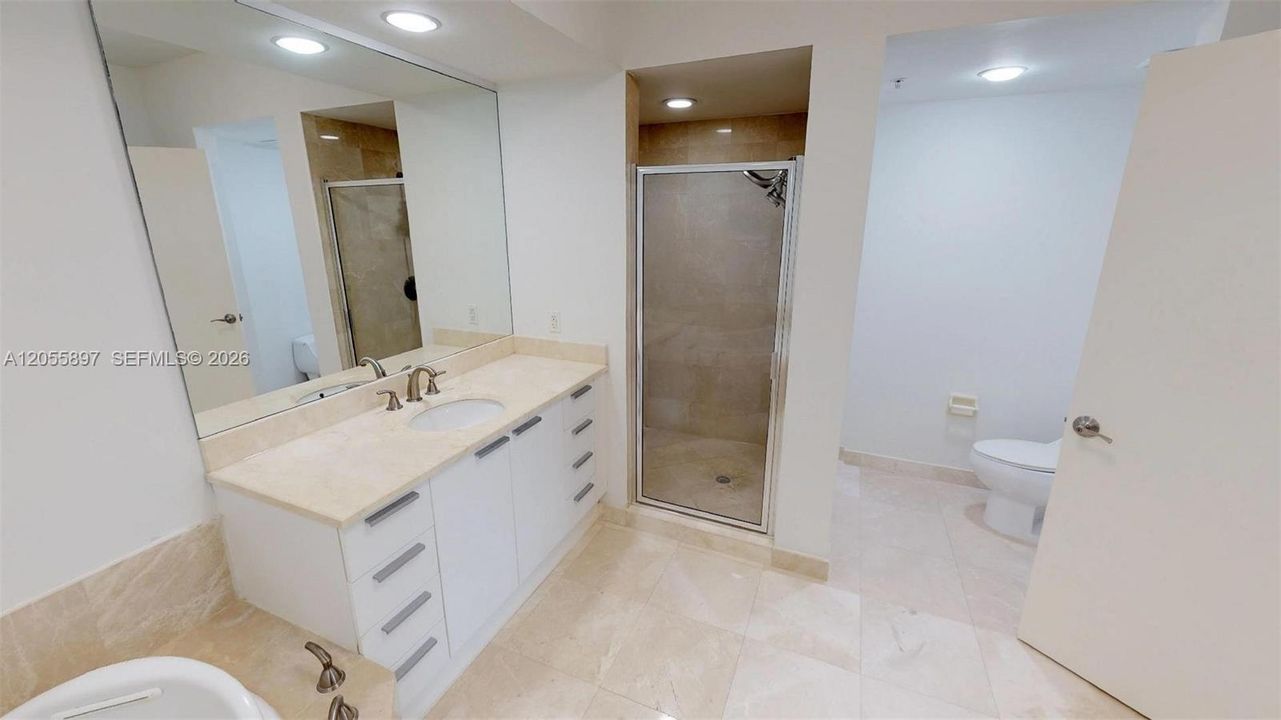 En Renta: $4,999 (3 camas, 3 baños, 2385 Pies cuadrados)