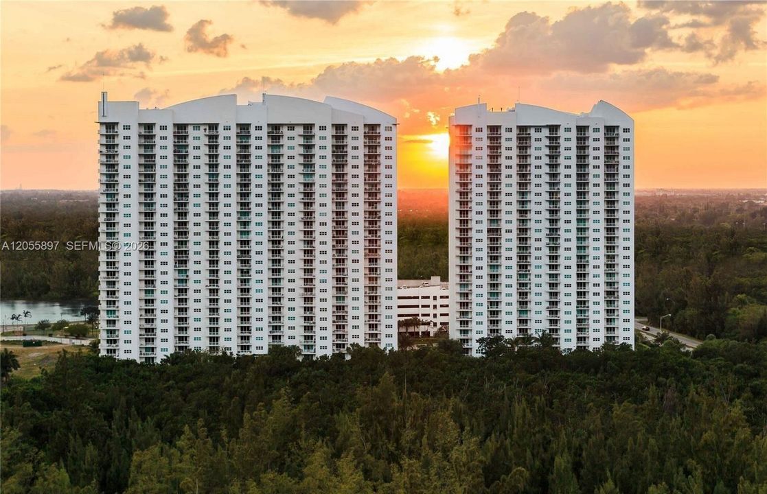 En Renta: $4,999 (3 camas, 3 baños, 2385 Pies cuadrados)