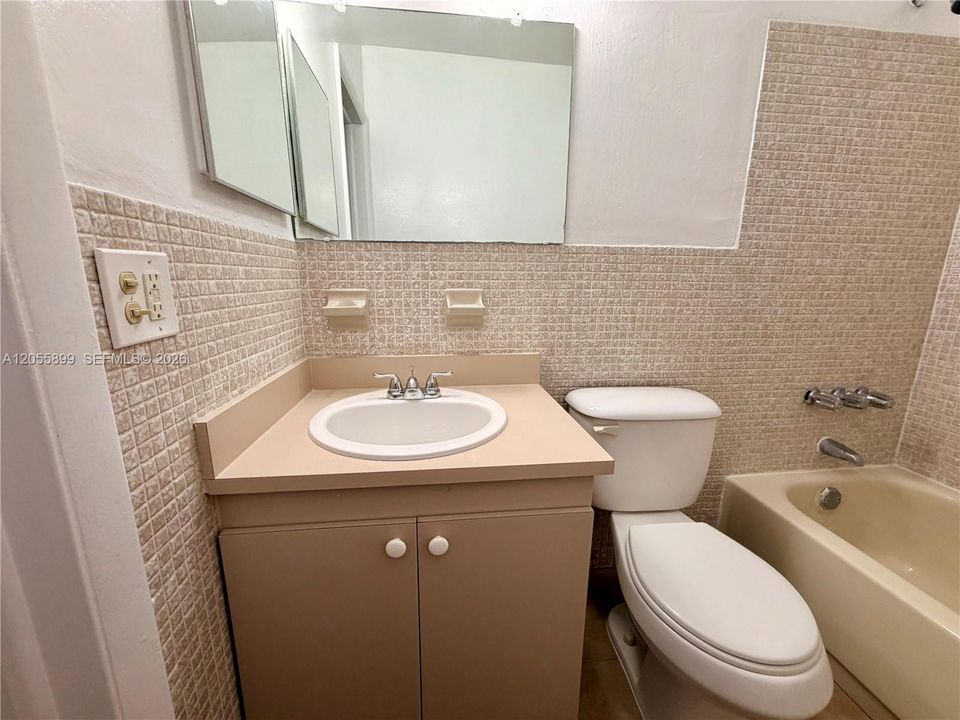 For Rent: $2,000 (2 beds, 2 baths, 1863 Square Feet)
