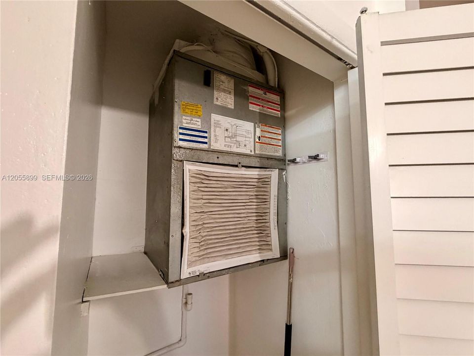 For Rent: $2,000 (2 beds, 2 baths, 1863 Square Feet)