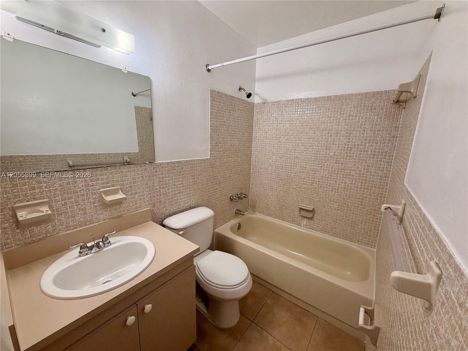 For Rent: $2,000 (2 beds, 2 baths, 1863 Square Feet)