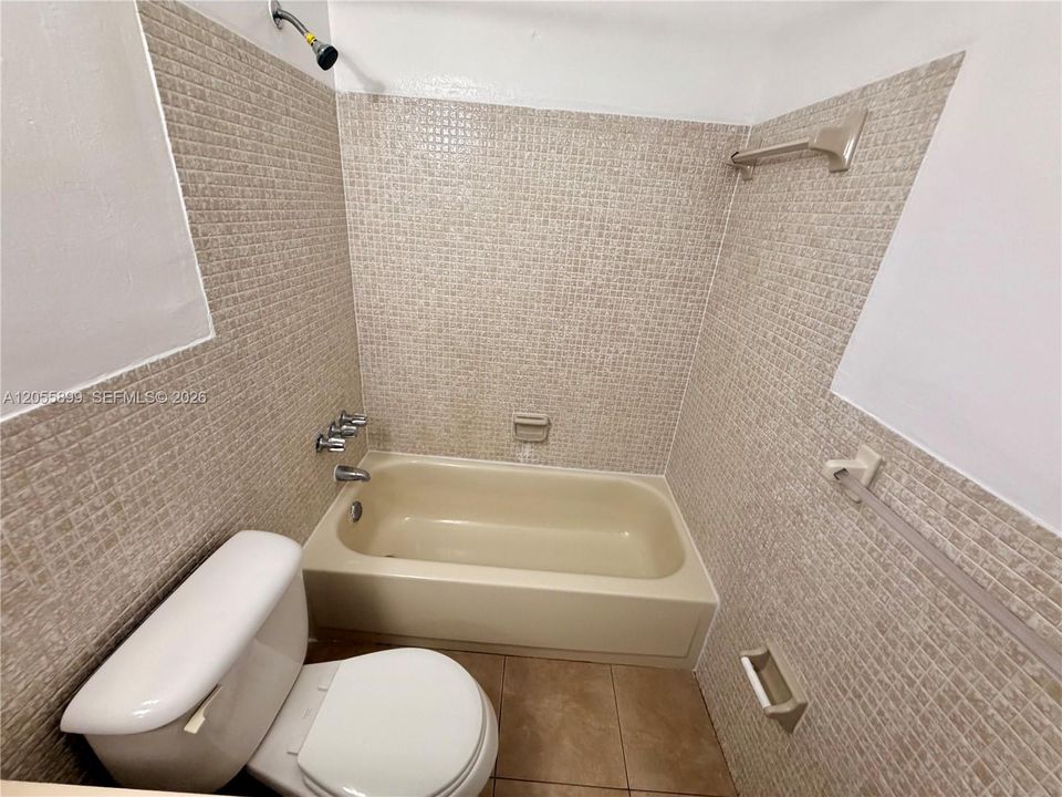 For Rent: $2,000 (2 beds, 2 baths, 1863 Square Feet)
