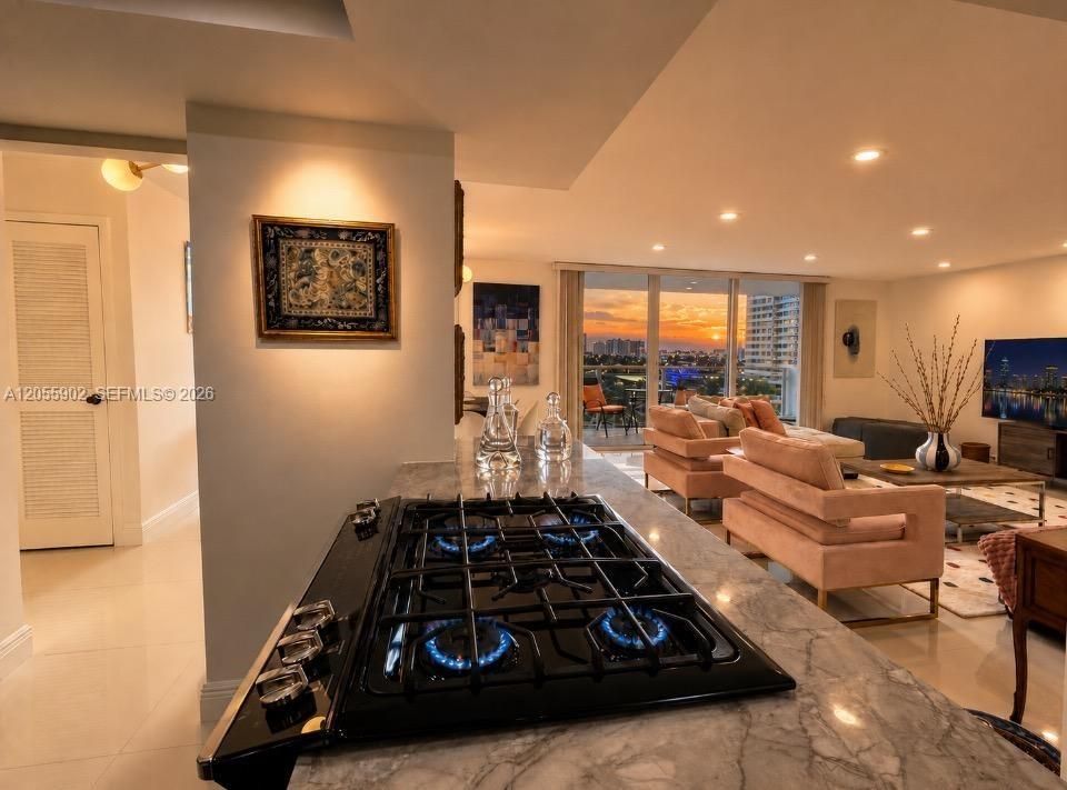 KITCHEN SERVE THROUGH AREA
