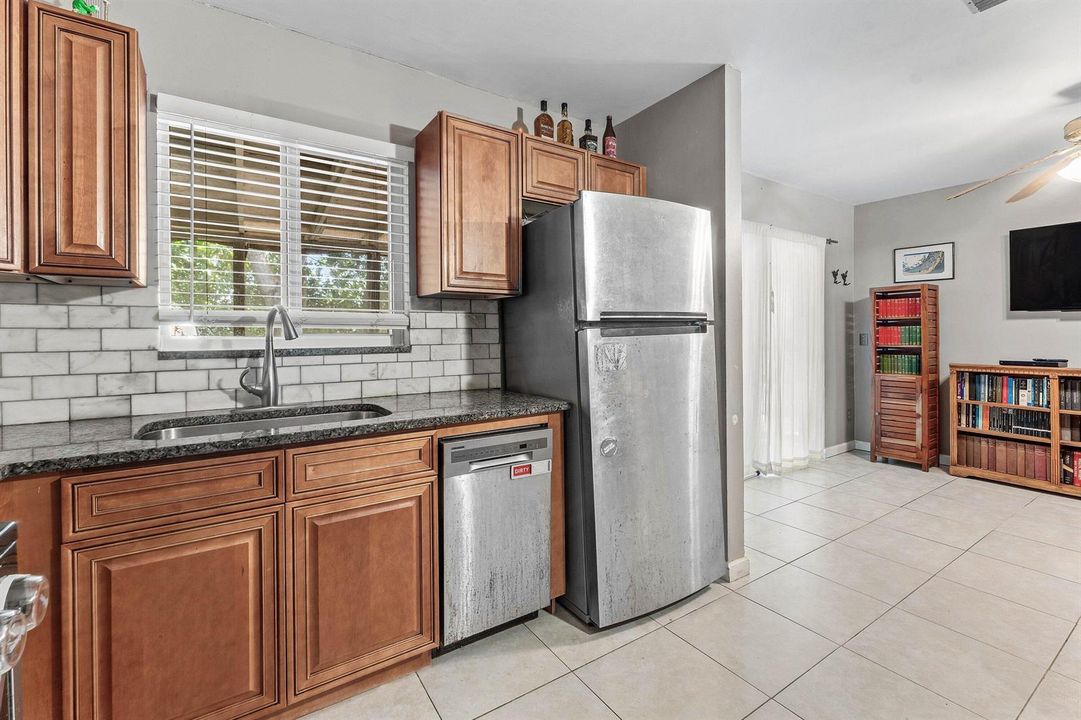 006-417UplandRoad-WestPalmBeach-FL-33401