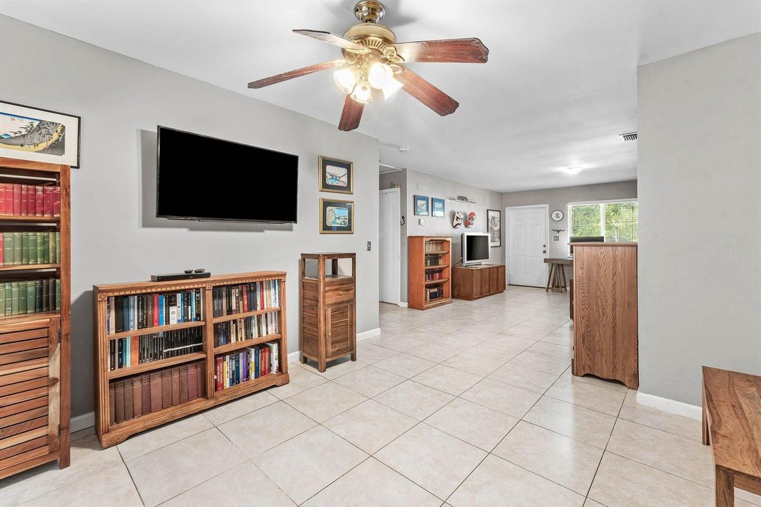 007-417UplandRoad-WestPalmBeach-FL-33401