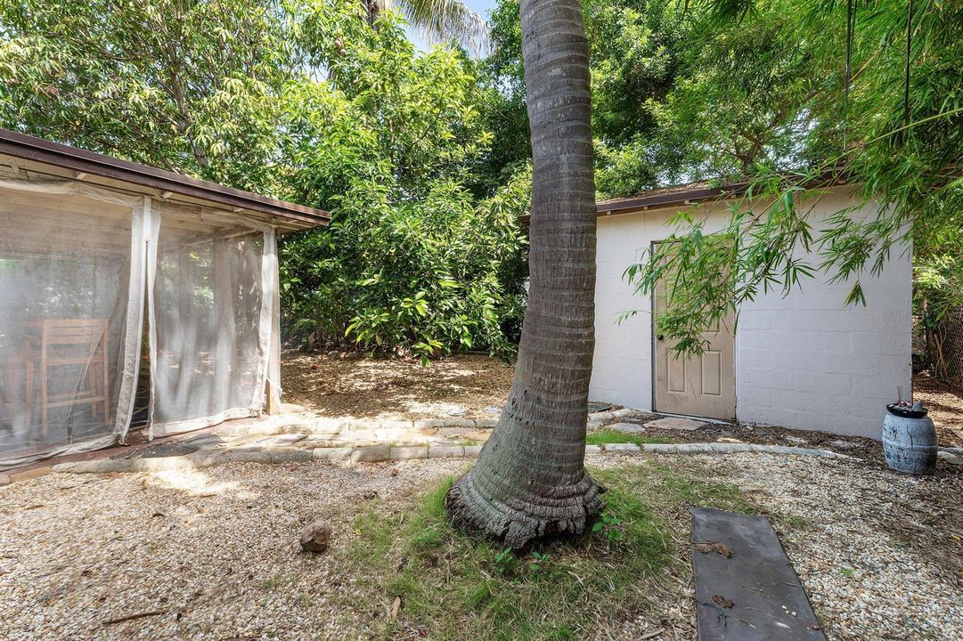 021-417UplandRoad-WestPalmBeach-FL-33401