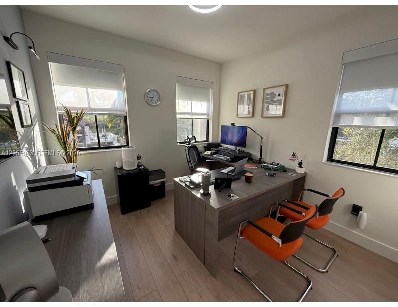 En Venta: $845,000 (4 camas, 3 baños, 2170 Pies cuadrados)
