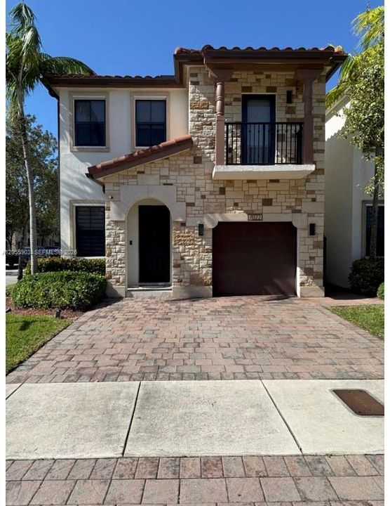 En Venta: $845,000 (4 camas, 3 baños, 2170 Pies cuadrados)