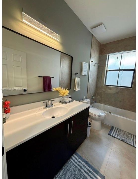 En Venta: $845,000 (4 camas, 3 baños, 2170 Pies cuadrados)