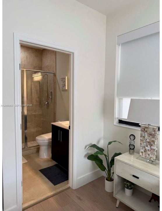 En Venta: $845,000 (4 camas, 3 baños, 2170 Pies cuadrados)