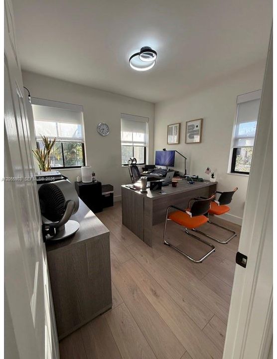 En Venta: $845,000 (4 camas, 3 baños, 2170 Pies cuadrados)