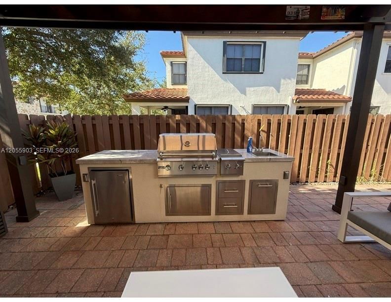 En Venta: $845,000 (4 camas, 3 baños, 2170 Pies cuadrados)