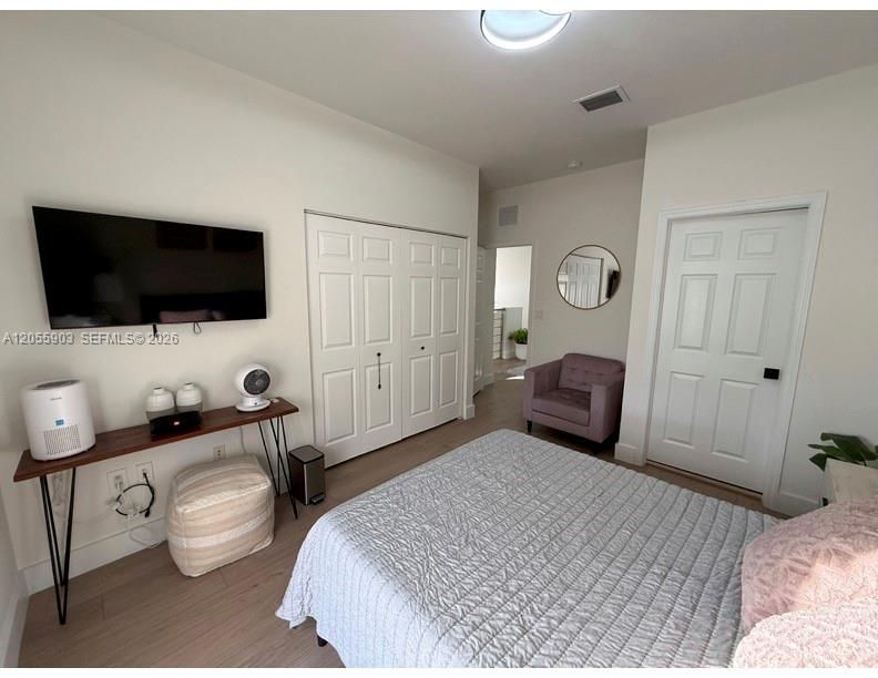 En Venta: $845,000 (4 camas, 3 baños, 2170 Pies cuadrados)