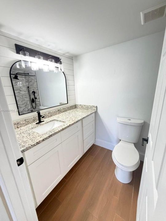 For Rent: $1,700 (1 beds, 1 baths, 746 Square Feet)