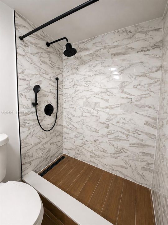 For Rent: $1,700 (1 beds, 1 baths, 746 Square Feet)