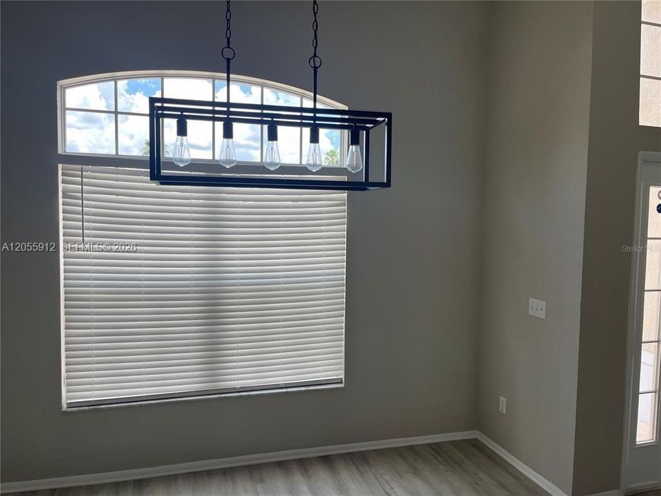 For Rent: $3,200 (6 beds, 4 baths, 2800 Square Feet)