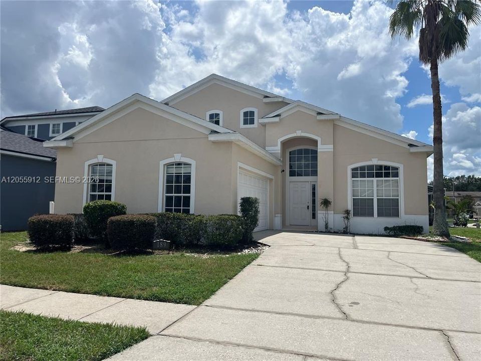 For Rent: $3,200 (6 beds, 4 baths, 2800 Square Feet)