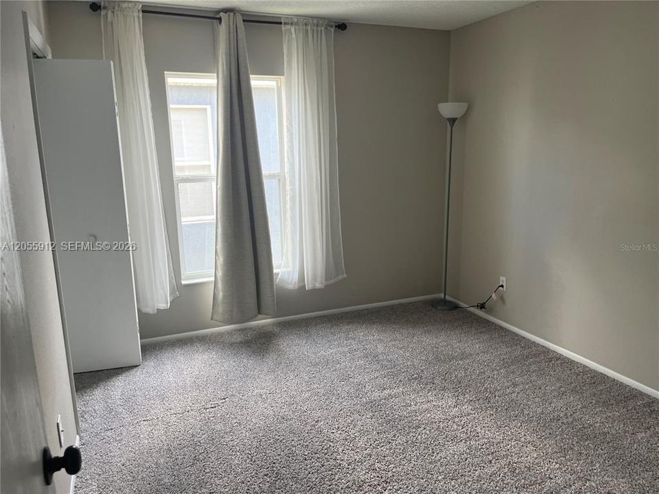 For Rent: $3,200 (6 beds, 4 baths, 2800 Square Feet)