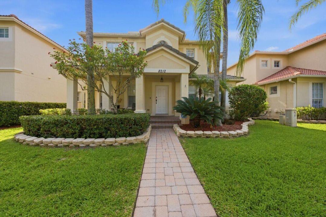 8212 Calterra Dr, PBG