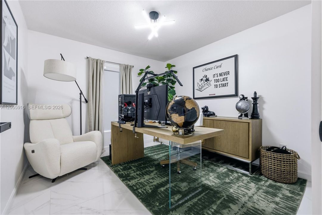 В аренду: $4,000 (4 спален, 2 ванн, 1861 Квадратных фут)