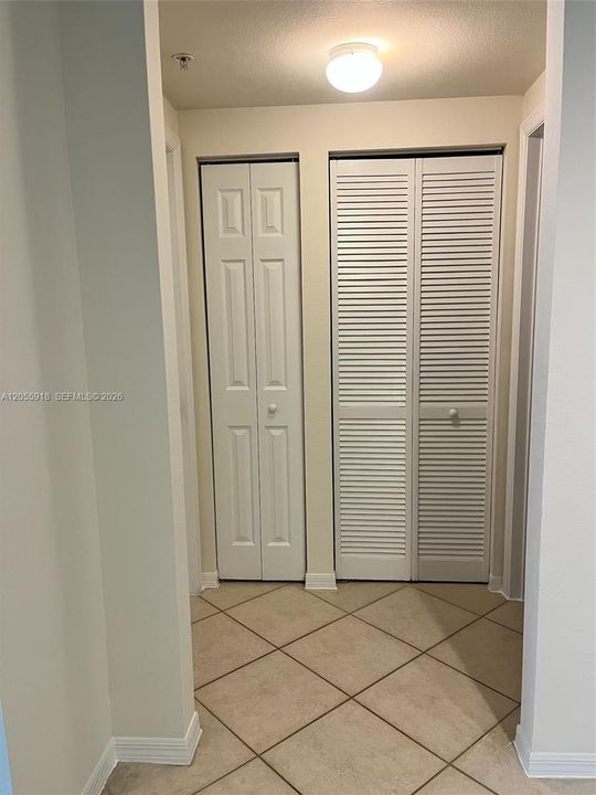 For Rent: $1,800 (1 beds, 1 baths, 740 Square Feet)