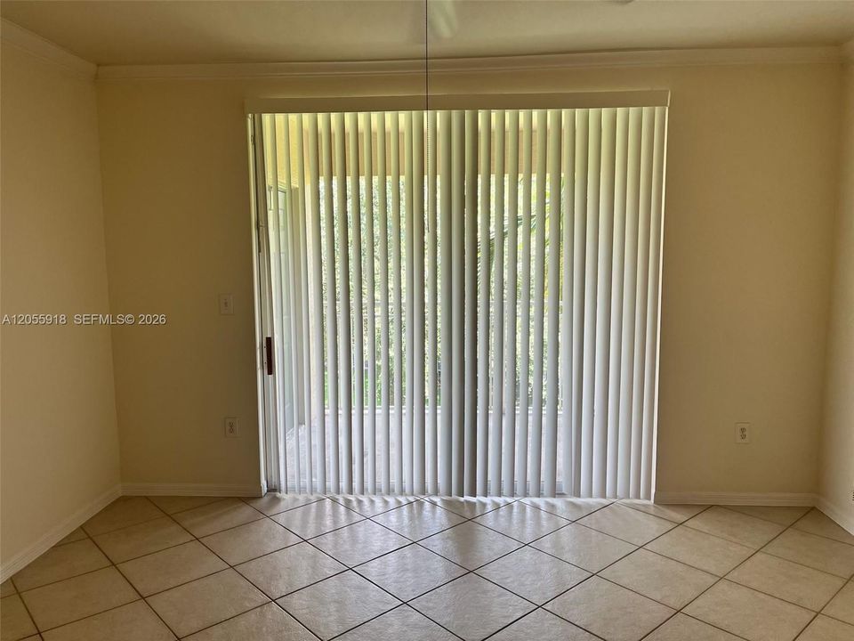 For Rent: $1,800 (1 beds, 1 baths, 740 Square Feet)