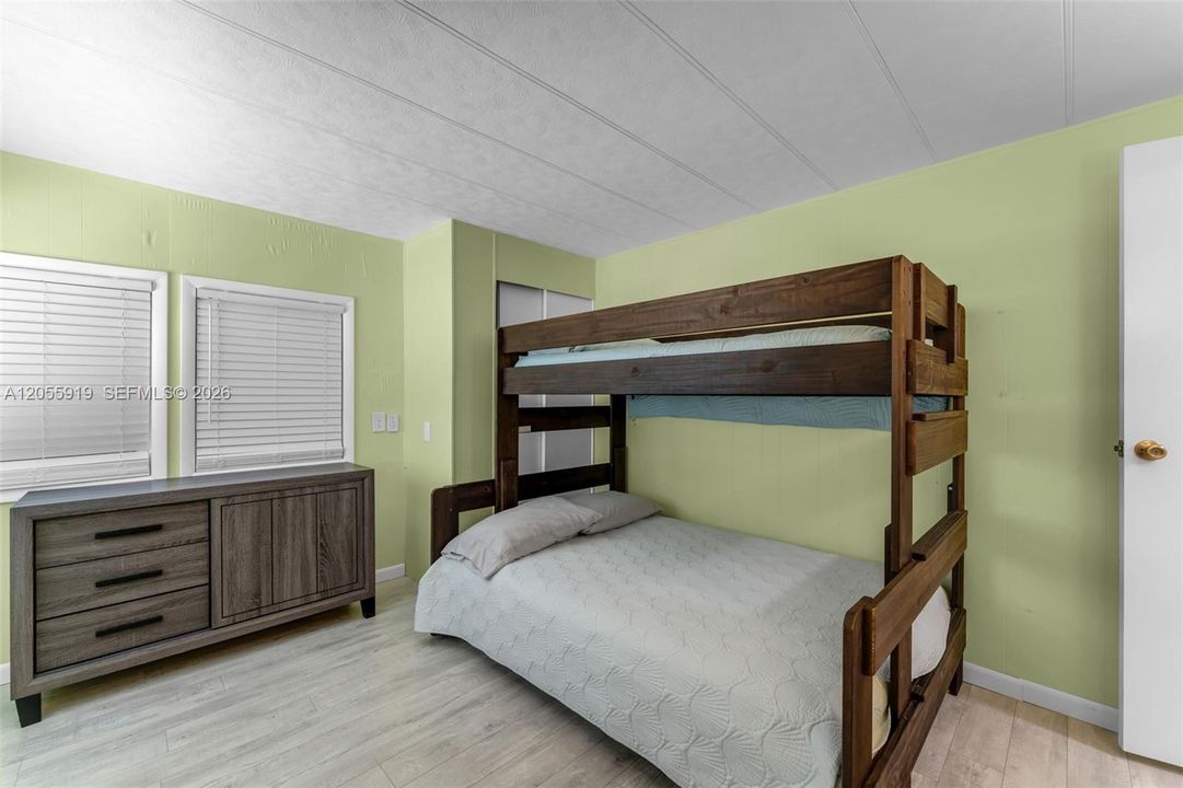For Sale: $700,000 (4 beds, 2 baths, 1447 Square Feet)