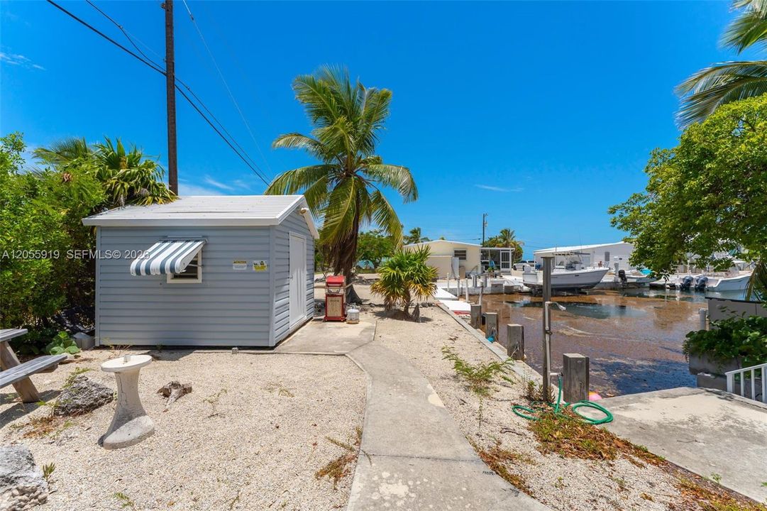 For Sale: $700,000 (4 beds, 2 baths, 1447 Square Feet)