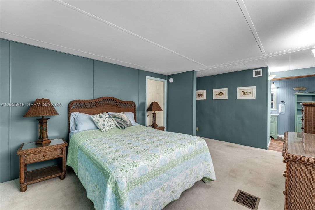 For Sale: $700,000 (4 beds, 2 baths, 1447 Square Feet)