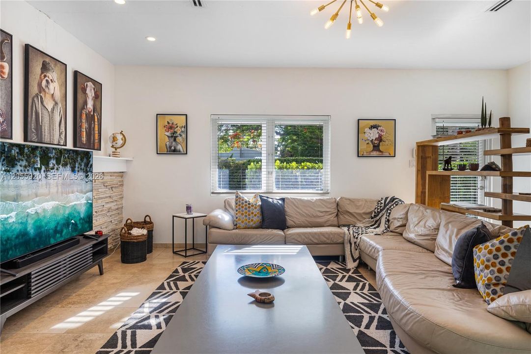 Active With Contract: $1,200,000 (3 beds, 3 baths, 1438 Square Feet)
