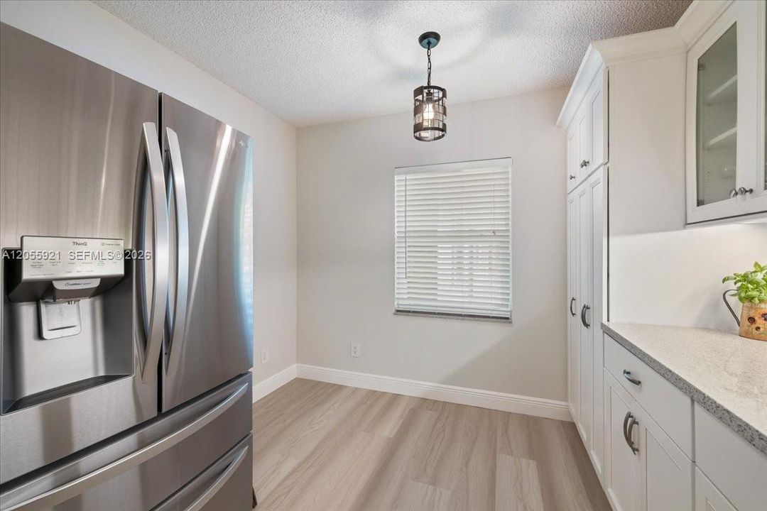 For Sale: $265,000 (2 beds, 2 baths, 1370 Square Feet)