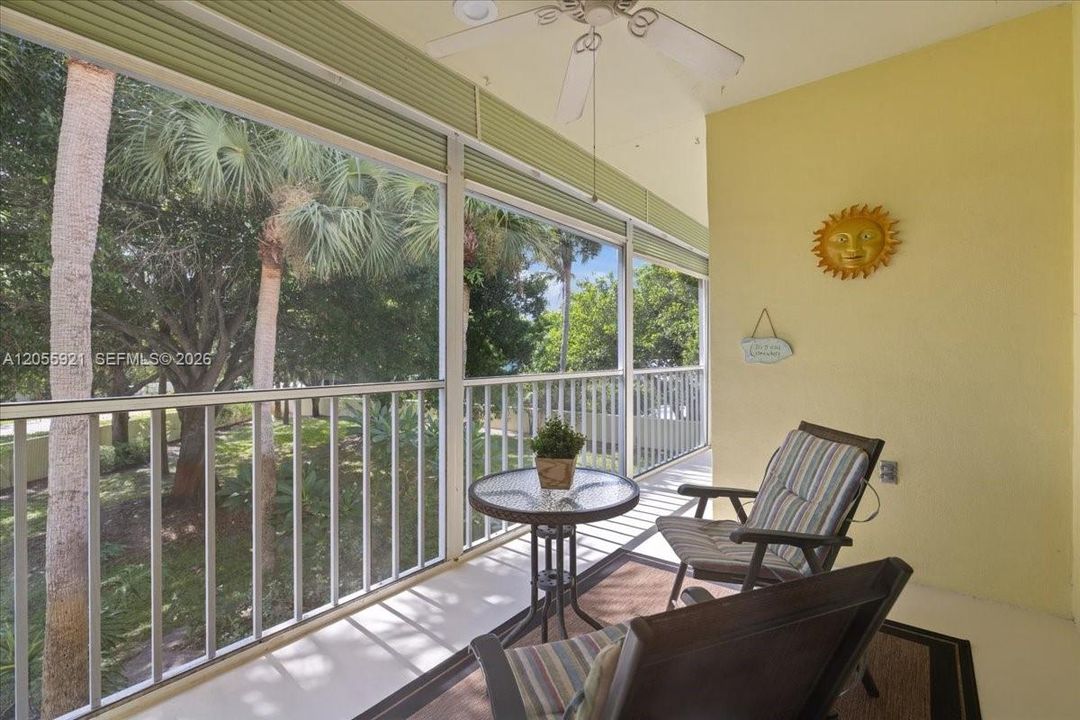 For Sale: $265,000 (2 beds, 2 baths, 1370 Square Feet)