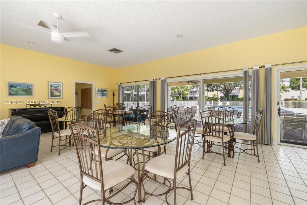For Sale: $265,000 (2 beds, 2 baths, 1370 Square Feet)