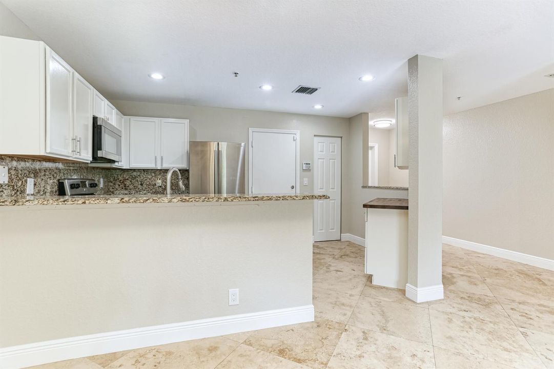 316 SE Bloxham Way-Kitchen2