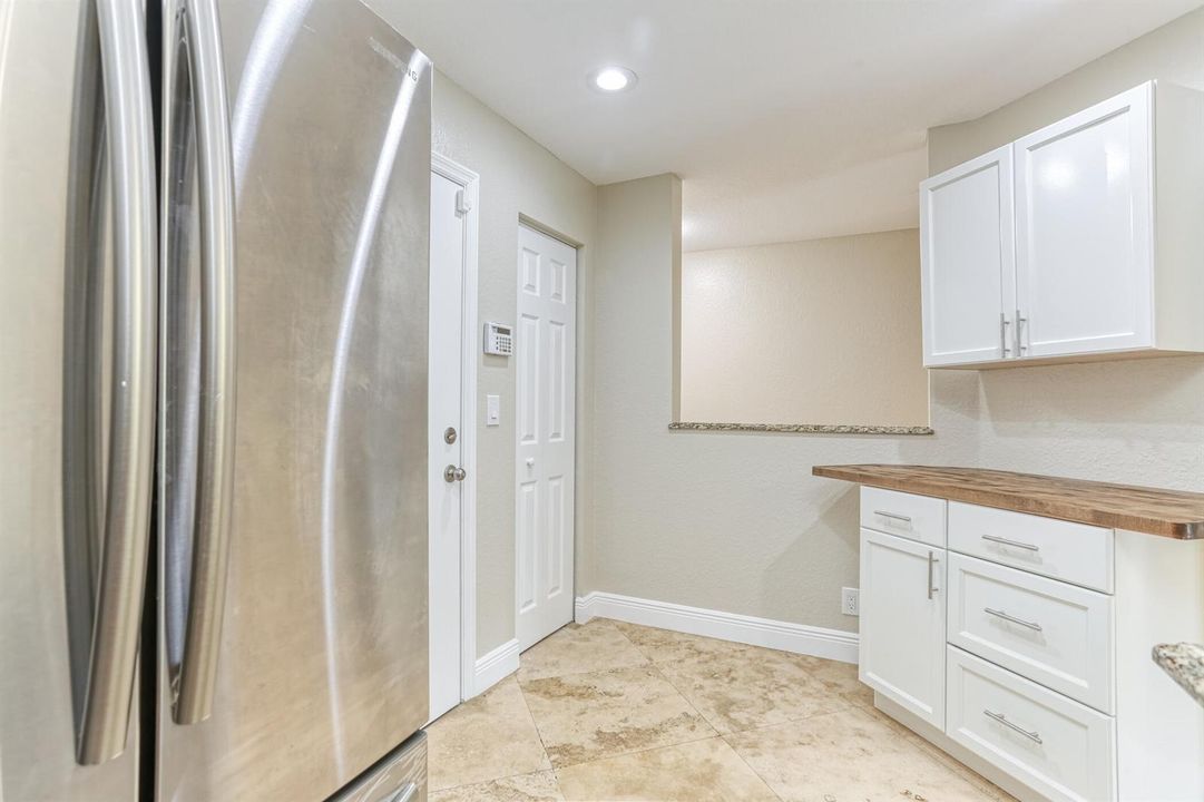 316 SE Bloxham Way-Kitchen4