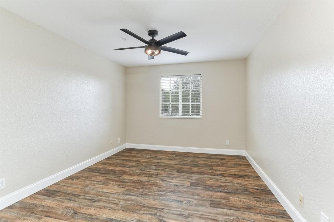 316 SE Bloxham Way-3rd Bedroom
