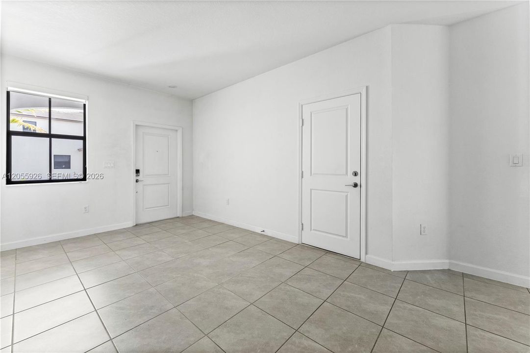 For Rent: $2,950 (3 beds, 2 baths, 1695 Square Feet)