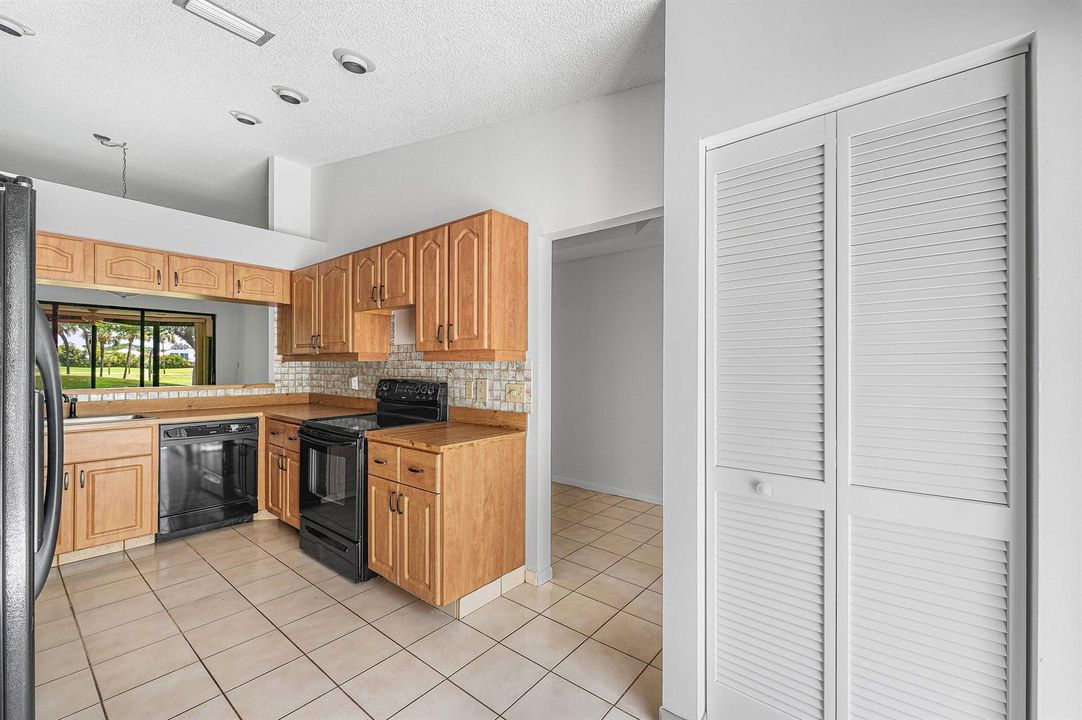 016-5272FairwayWoodsDrive-4112-DelrayBea