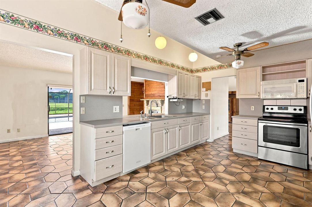 19_3768_pinehurst_dr_greenacres_fl_33467