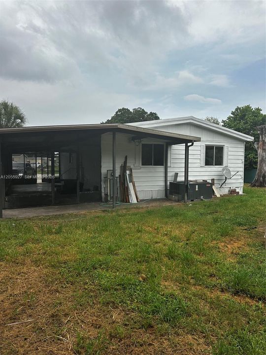 For Sale: $170,000 (2 beds, 2 baths, 936 Square Feet)