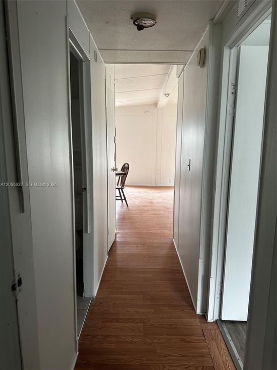 For Sale: $170,000 (2 beds, 2 baths, 936 Square Feet)