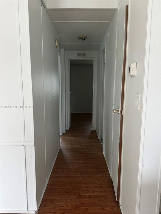 For Sale: $170,000 (2 beds, 2 baths, 936 Square Feet)