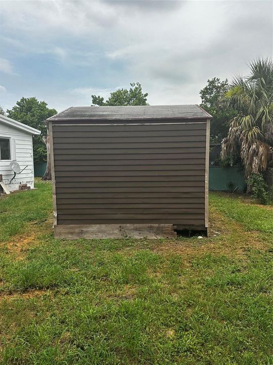 For Sale: $170,000 (2 beds, 2 baths, 936 Square Feet)